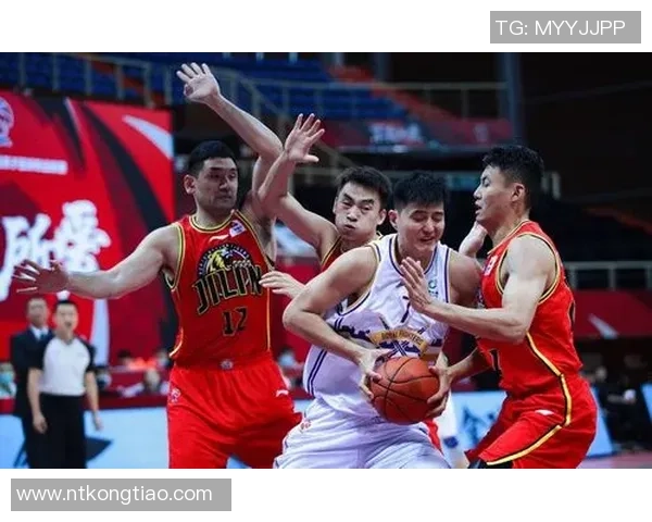 武汉排球队以93分领跑奥运会积分榜展现强劲实力和团队合作精神